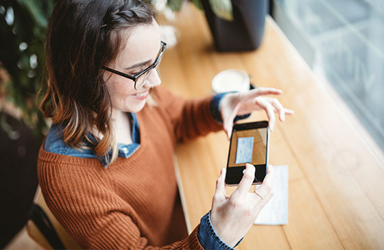 Making a mobile deposit with phone